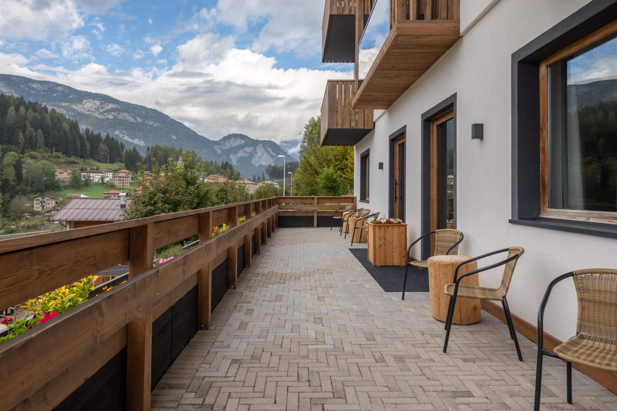 Ama Dolomiti Aparthotel Vigo di Cadore Exteriör bild