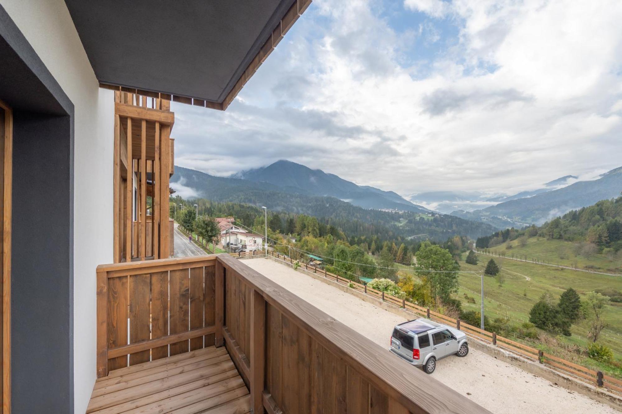 Ama Dolomiti Aparthotel Vigo di Cadore Exteriör bild